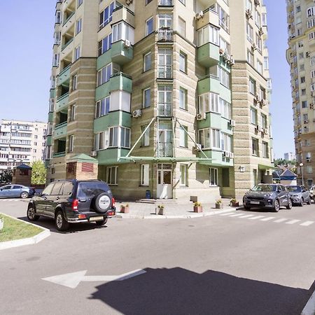Navit Apartments With Breakfast, Near The Railway Station, The City Center, The Park Kiev Exteriör bild