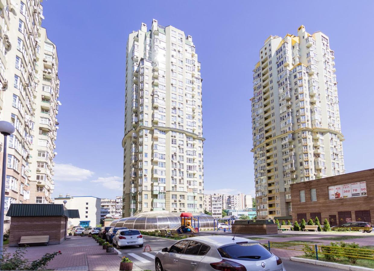 Navit Apartments With Breakfast, Near The Railway Station, The City Center, The Park Kiev Exteriör bild