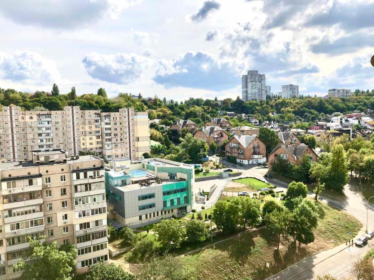 Navit Apartments With Breakfast, Near The Railway Station, The City Center, The Park Kiev Exteriör bild