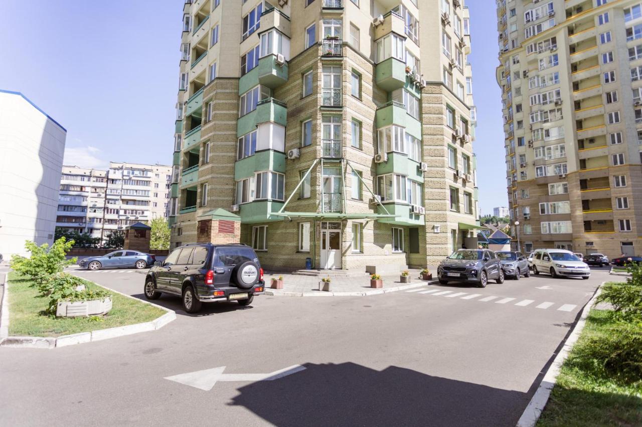 Navit Apartments With Breakfast, Near The Railway Station, The City Center, The Park Kiev Exteriör bild