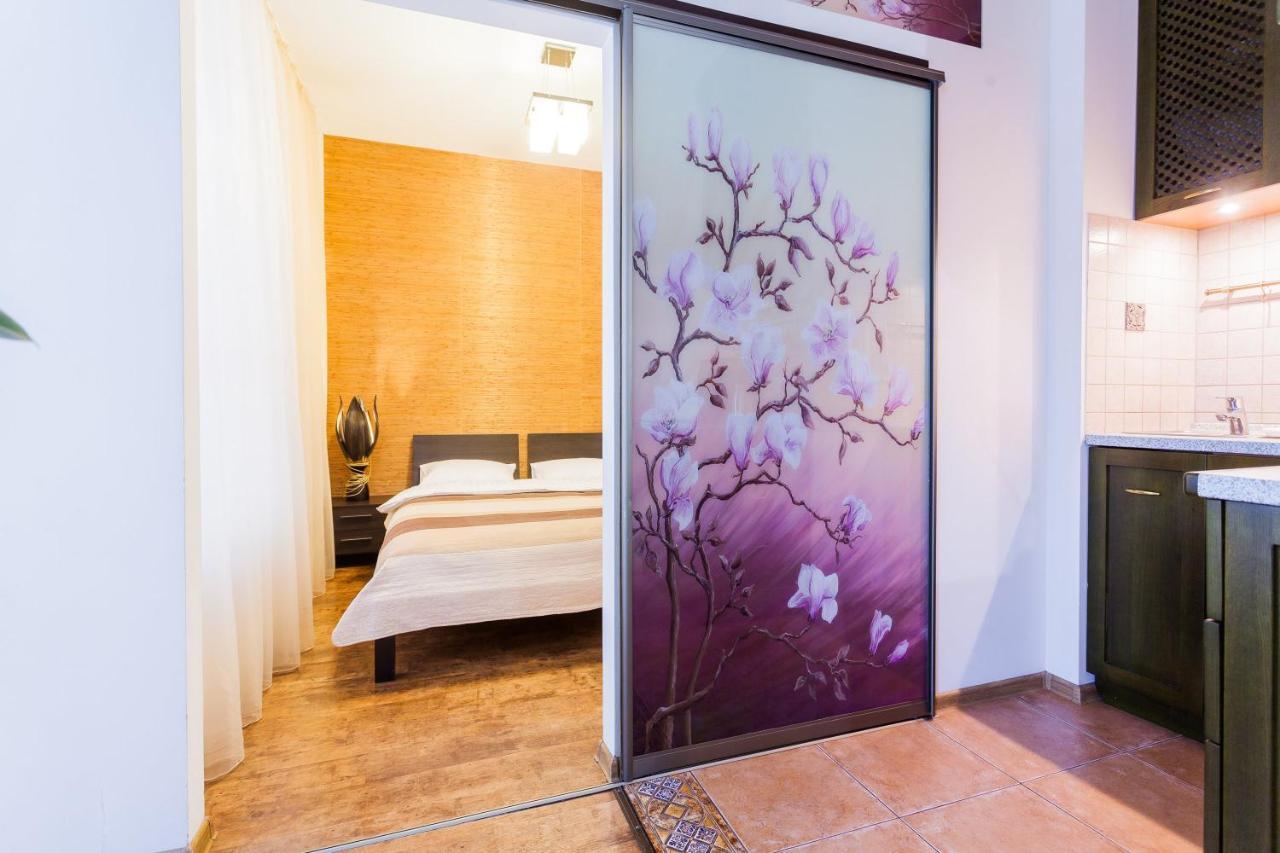 Navit Apartments With Breakfast, Near The Railway Station, The City Center, The Park Kiev Exteriör bild