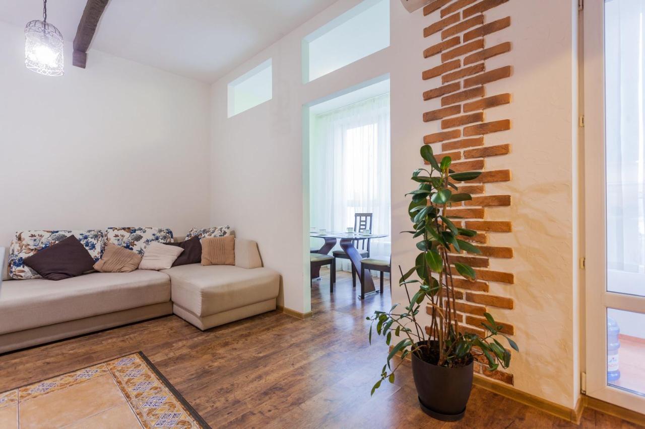 Navit Apartments With Breakfast, Near The Railway Station, The City Center, The Park Kiev Exteriör bild
