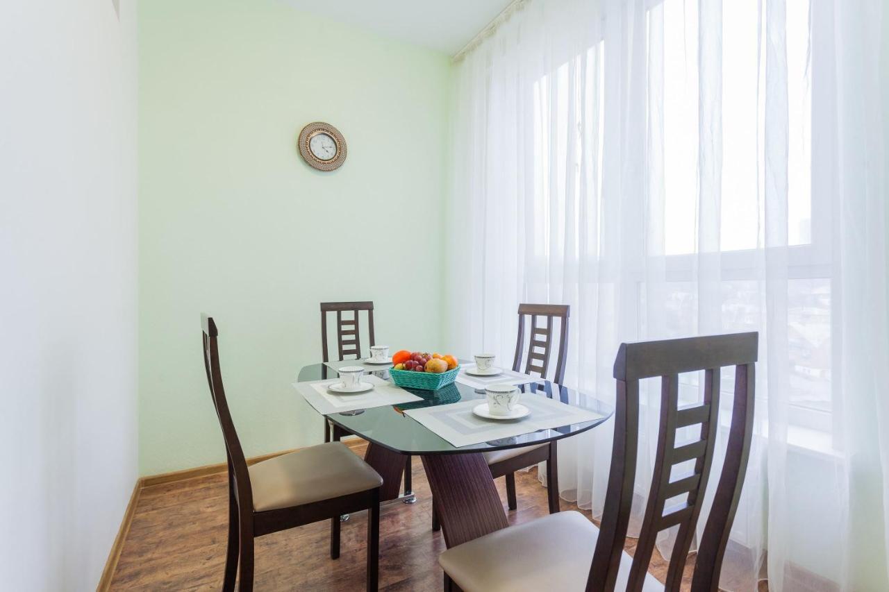 Navit Apartments With Breakfast, Near The Railway Station, The City Center, The Park Kiev Exteriör bild