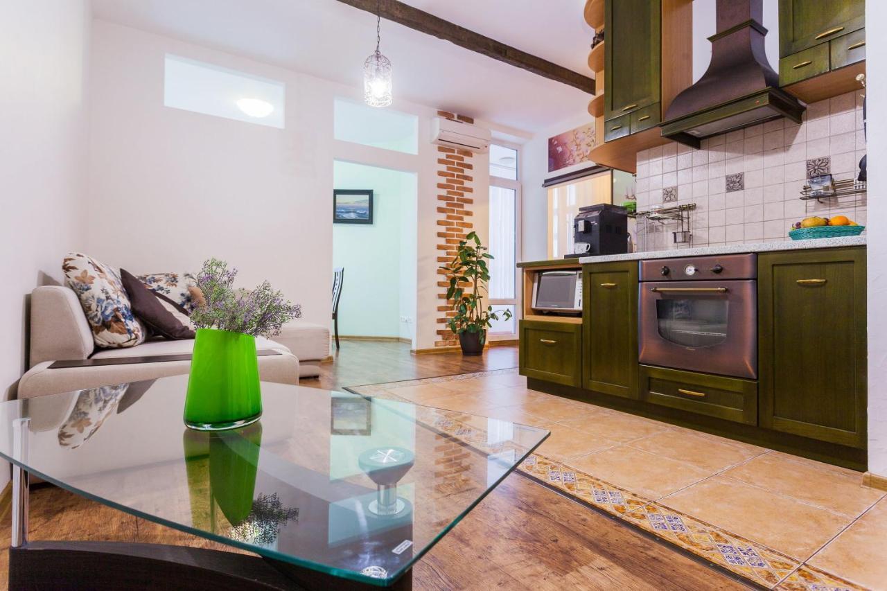Navit Apartments With Breakfast, Near The Railway Station, The City Center, The Park Kiev Exteriör bild