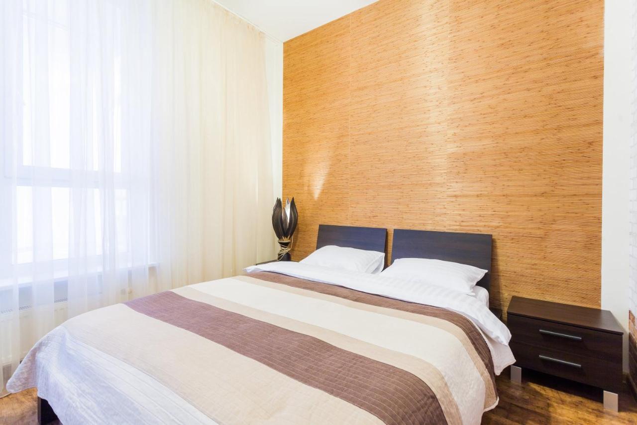 Navit Apartments With Breakfast, Near The Railway Station, The City Center, The Park Kiev Exteriör bild