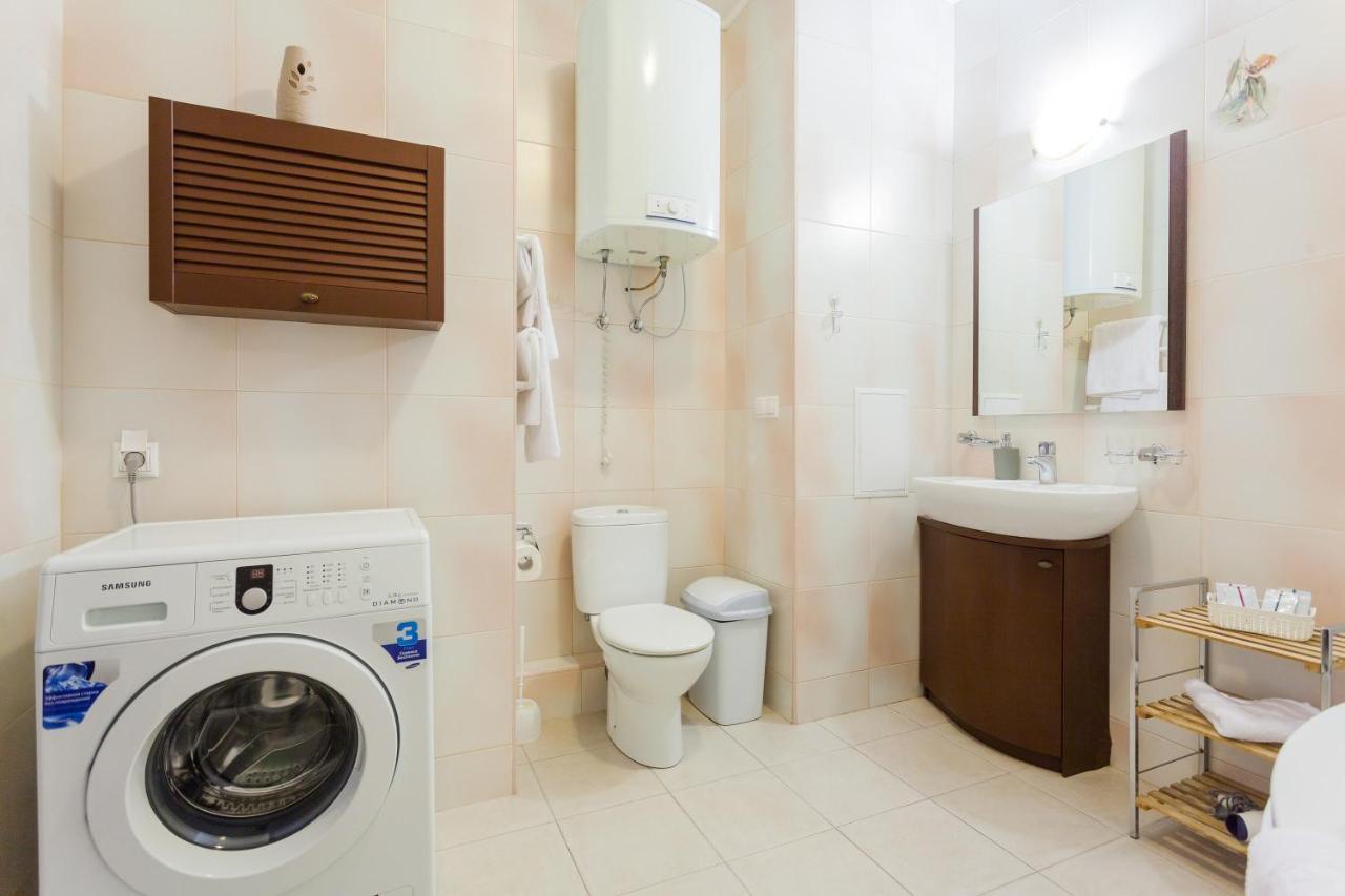 Navit Apartments With Breakfast, Near The Railway Station, The City Center, The Park Kiev Exteriör bild